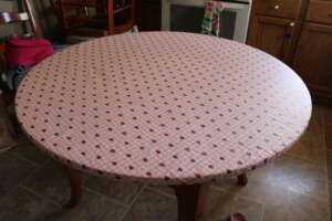 How to Make a Fitted Tablecloth